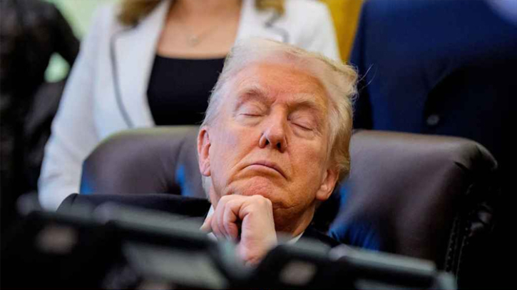 ঘুমিয়ে পড়েছিলেন ট্রাম্প? হোয়াইট হাউসের ব্যাখ্যা