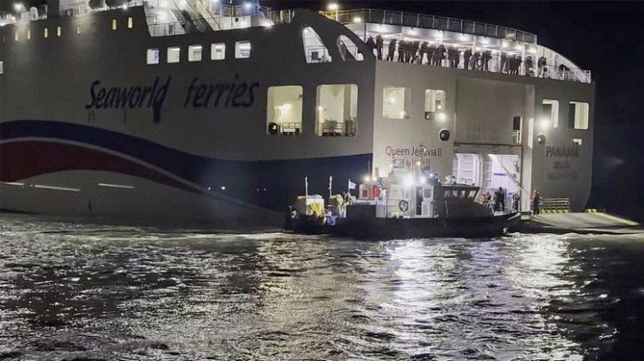 All 267 Aboard South Korean Ferry Rescued After It Runs Aground Off Southwest Coast