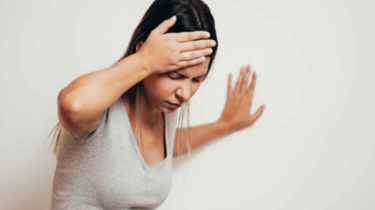 মাথা ঘুরে চোখে অন্ধকার? সতর্ক হোন এখনই