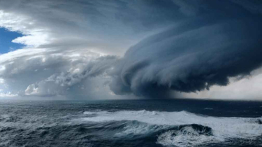 প্রবল ঘূর্ণিঝড় ‘সেনিয়ার’ ধেয়ে আসছে বঙ্গোপসাগরে