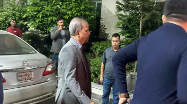 আইন উপদেষ্টা আসিফ নজরুল খালেদা জিয়াকে দেখতে হাসপাতালে আইন উপদেষ্টা আসিফ নজরুল খালেদা জিয়াকে দেখতে হাসপাতালে