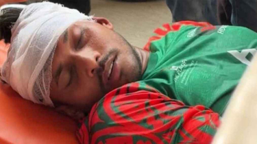 ম্যাচের শুরুতেই রক্তাক্ত রোমান, হাসপাতালে ভর্তি