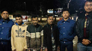 দৌলতদিয়া ফেরিতে নৌ পুলিশের ছদ্মবেশ অভিযান, অতঃপর...