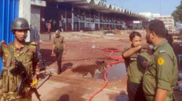 বিমানবন্দরের ভল্ট ভেঙে ৭ অস্ত্র চুরি বিমানবন্দরের ভল্ট ভেঙে ৭ অস্ত্র চুরি