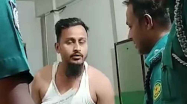 ঢাকা লকডাউন’ সামনে রেখে রাজধানীতে পুলিশের তল্লাশি অভিযান ঢাকা লকডাউন’ সামনে রেখে রাজধানীতে পুলিশের তল্লাশি অভিযান