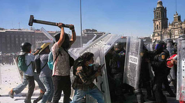 মেক্সিকোতে জেন-জি নেতৃত্বে ব্যাপক বিক্ষোভ মেক্সিকোতে জেন-জি নেতৃত্বে ব্যাপক বিক্ষোভ