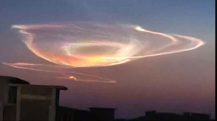 পাকিস্তানের আকাশে রহস্যময় মেঘ, চাঞ্চল্য কোয়েটায় পাকিস্তানের আকাশে রহস্যময় মেঘ, চাঞ্চল্য কোয়েটায়