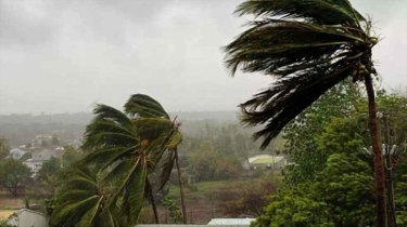 টানা ৪ দিন ঘূর্ণিঝড়ের প্রভাবে বৃষ্টি টানা ৪ দিন ঘূর্ণিঝড়ের প্রভাবে বৃষ্টি