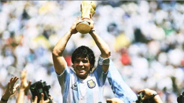 শুভ জন্মদিন ‘ফুটবল ঈশ্বর’ ম্যারাডোনা শুভ জন্মদিন ‘ফুটবল ঈশ্বর’ ম্যারাডোনা