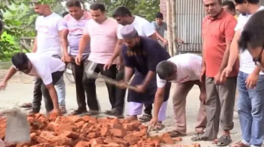 লালমনিরহাটে যুবদলের উদ্যোগে সড়ক সংস্কার