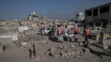 Israel blocks Gaza crossings despite ceasefire; 1.5 million in ur
