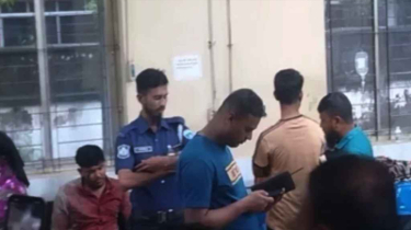 ফেনীতে পুলিশে হামলা, ছিনিয়ে নেওয়া শটগান উদ্ধার