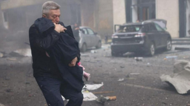 “Kharkiv Heroes Evacuate 48 Kids After Drone Strike” “Kharkiv Heroes Evacuate 48 Kids After Drone Strike”