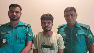 বাসে ছিনতাই করতে গিয়ে ধরা, সহকারীকে ছুরিকাঘাত করে ধরা পড়ল আকবর বাসে ছিনতাই করতে গিয়ে ধরা, সহকারীকে ছুরিকাঘাত করে ধরা পড়ল আকবর