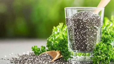 গোটা না গুঁড়ো—চিয়া সিড খাওয়ার সেরা উপায় কোনটি? গোটা না গুঁড়ো—চিয়া সিড খাওয়ার সেরা উপায় কোনটি?