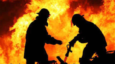 রাজধানীর মোহাম্মদপুরে ভবনে অগ্নিকাণ্ড রাজধানীর মোহাম্মদপুরে ভবনে অগ্নিকাণ্ড