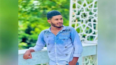 সীতাকুণ্ডে ফুটবল খেলতে গিয়ে তরুণের মৃত্যু সীতাকুণ্ডে ফুটবল খেলতে গিয়ে তরুণের মৃত্যু