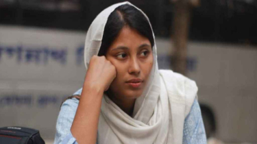 আসল শিবির আমার মা, বাড়ি এলেই জোর করে বোরকা পরায়