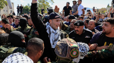 Palestinians Celebrate Return of Freed Prisoners Under Gaza Ceasefire Deal