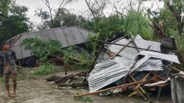 রংপুরে ঘূর্ণিঝড়ে সাত শতাধিক ঘরবাড়ি বিধ্বস্ত