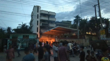 সাবেক এমপির সংস্কার চলা পোড়া বাড়িতে ফের আগুন