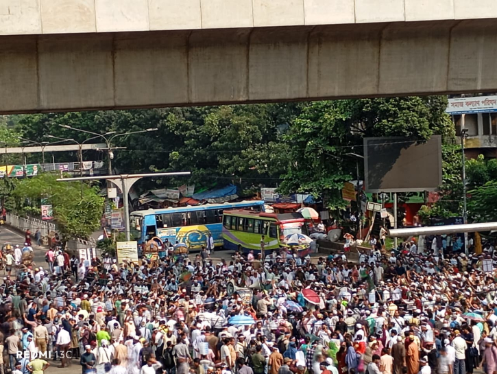 শাহবাগ মোড় ব্লকেড যানচলাচল বন্ধ শাহবাগ মোড় ব্লকেড যানচলাচল বন্ধ
