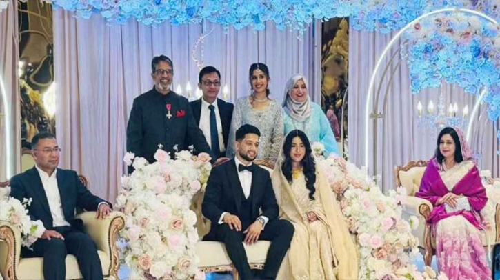 যুক্তরাজ্যে একদিনে দুই বিয়েতে অংশ নিলেন বিএনপি ভারপ্রাপ্ত চেয়ারম্যান যুক্তরাজ্যে একদিনে দুই বিয়েতে অংশ নিলেন বিএনপি ভারপ্রাপ্ত চেয়ারম্যান