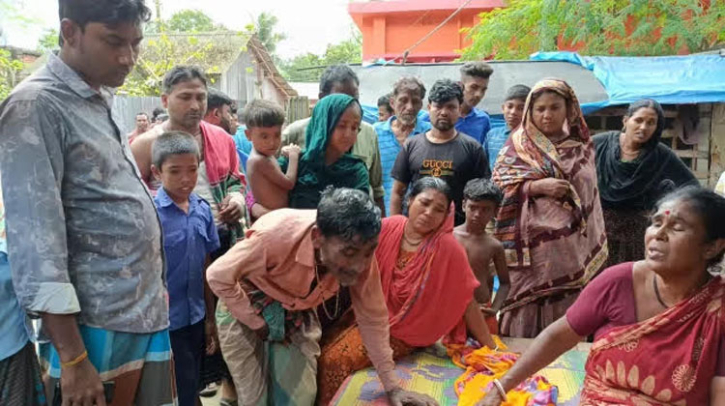মহেশপুরে পানিতে ডুবে শিশুর মৃত্যু মহেশপুরে পানিতে ডুবে শিশুর মৃত্যু