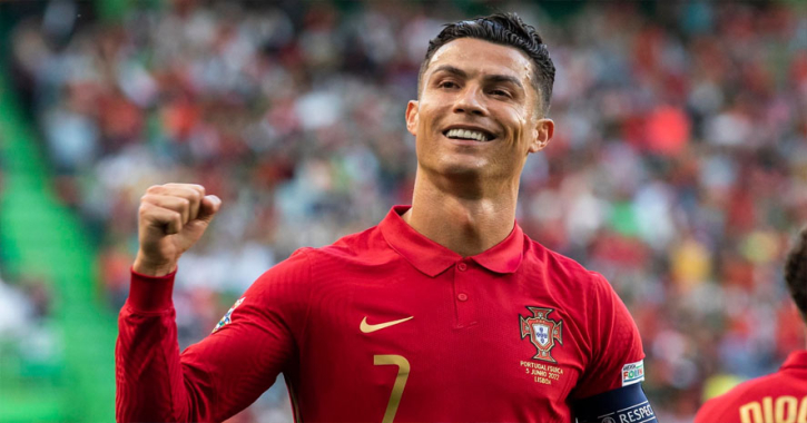 ক্রিস্টিয়ানো রোনালদোকে দেওয়া হলো ‘সর্বকালের সেরা ফুটবলারের’ খেতাব