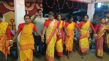 সুখ-শান্তি ও সমৃদ্ধির প্রত্যাশায় ওড়াঁও সম্প্রদায়ের কারাম উৎসব যেন এক মিলনমেলা