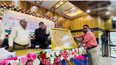 লক্ষ্মীপুরে ৭০ শিক্ষা প্রতিষ্ঠানে ক্রীড়া সামগ্রী, ১৫টিতে ভেন্ডিং মেশিন বিতরণ