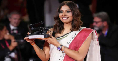 ভেনিসে বঙ্গকন্যার উজ্জ্বলতা: অনুপর্ণার হাতে সেরা পরিচালক পুরস্কার