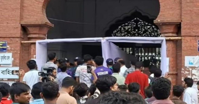 কার্জন হল কেন্দ্রে এলইডি স্ক্রিন হঠাৎ বন্ধ