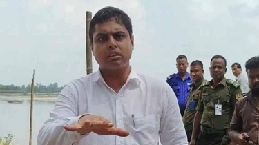 সাংবাদিকদের ‘সন্ত্রাসী’ বলায় অভিযুক্ত সেই ম্যাজিস্ট্রেটের বিরুদ্ধে ব্যবস্থা
