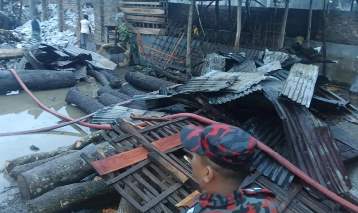 রংপুরে অগ্নিকান্ডে তুলা কারখানা পুড়ে ছাই