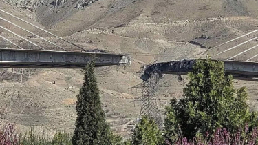 Trump Claims Strike on Iran’s Tallest Bridge, Warns “More Is Coming