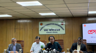 জ্বালানি তেলের পর্যাপ্ত মজুত রয়েছে; ‘প্যানিক বায়িং’ থেকে বিরত থাকার আহ্বান তথ্য উপদেষ্টার