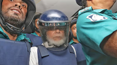 বনানী থানার মামলায় সাবেক প্রধান বিচারপতি খায়রুল হকের অন্তর্বর্তীকালীন জামিন বনানী থানার মামলায় সাবেক প্রধান বিচারপতি খায়রুল হকের অন্তর্বর্তীকালীন জামিন