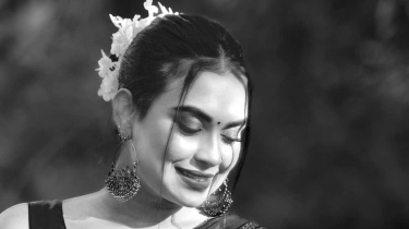 বসুন্ধরায় অভিনেত্রী রিধিকা রিধির ঝুলন্ত মরদেহ উদ্ধার বসুন্ধরায় অভিনেত্রী রিধিকা রিধির ঝুলন্ত মরদেহ উদ্ধার