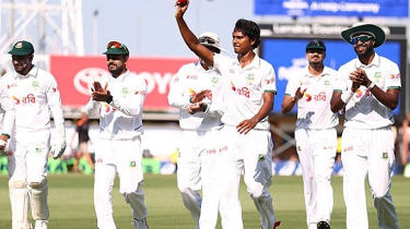 প্রস্তুতি ম্যাচের হার ভুলে অস্ট্রেলিয়ার বিপক্ষে ঘুরে দাঁড়িয়েছে বাংলাদেশ: মিরাজ প্রস্তুতি ম্যাচের হার ভুলে অস্ট্রেলিয়ার বিপক্ষে ঘুরে দাঁড়িয়েছে বাংলাদেশ: মিরাজ