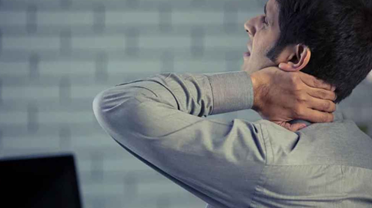 ঘাড়ব্যথা থেকে প্রতিকারের উপায় কী—জানুন সহজ সমাধান