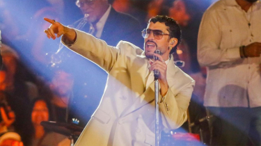 Super Bowl Countdown Nears End as Bad Bunny Prepares for Historic Halftime Show