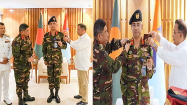 প্রধানমন্ত্রীর হাতে র্যাঙ্ক ব্যাজ পরলেন পদোন্নতিপ্রাপ্ত দুই সেনা কর্মকর্তা প্রধানমন্ত্রীর হাতে র্যাঙ্ক ব্যাজ পরলেন পদোন্নতিপ্রাপ্ত দুই সেনা কর্মকর্তা