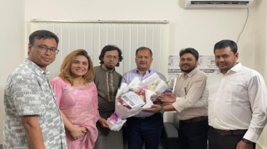 তথ্যমন্ত্রী জহির উদ্দিন স্বপনের সঙ্গে ডিএমএফ’র সৌজন্য সাক্ষাৎ তথ্যমন্ত্রী জহির উদ্দিন স্বপনের সঙ্গে ডিএমএফ’র সৌজন্য সাক্ষাৎ