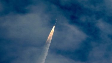 এবার এক ধাক্কায় ১৬ স্যাটেলাইট হারাল ভারত