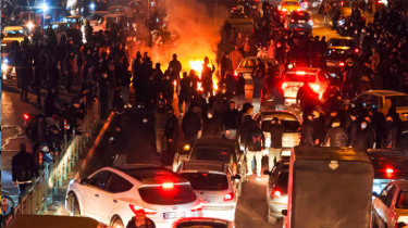 Starlink Offers Internet as Iran Tightens Crackdown Starlink Offers Internet as Iran Tightens Crackdown