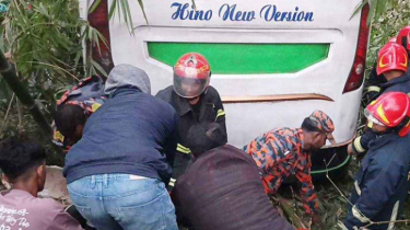 মাদারীপুরে বাস দুর্ঘটনায় ৬ জন নিহত