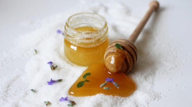 মধু কী চিনির বিকল্প হিসেবে খাওয়া ভালো?