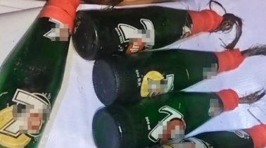 নাটোর-নওগাঁ সড়কে আগুন, উদ্ধার ককটেল ও পেট্রোলবোমা নাটোর-নওগাঁ সড়কে আগুন, উদ্ধার ককটেল ও পেট্রোলবোমা