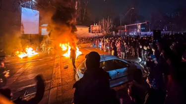 যুক্তরাষ্ট্র হামলা করলে কঠোর জবাব দিবে ইরান